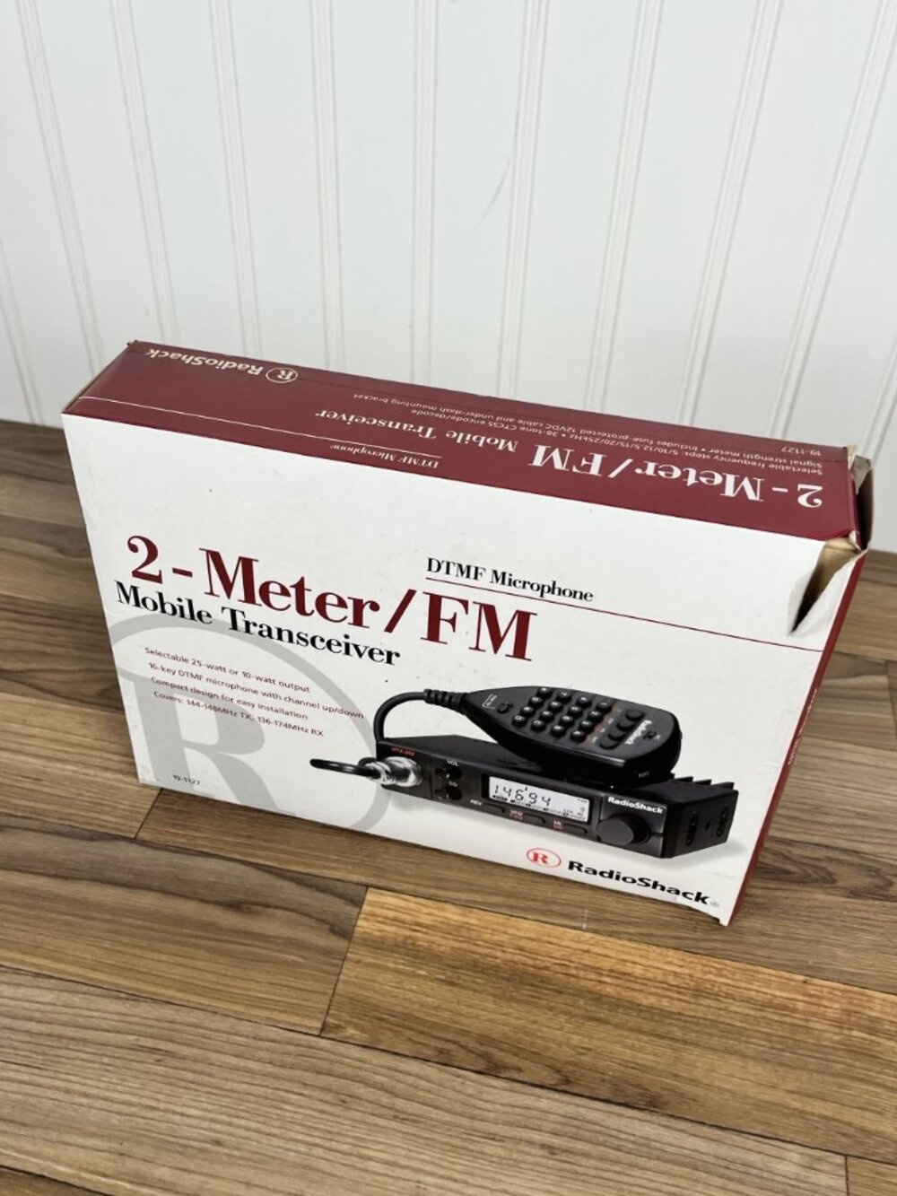 Radio Shack HTX-252 25 watt 2meter tranceiver - EXTREMELY Small - 5x5x1 inch W B - Picture 2 of 10